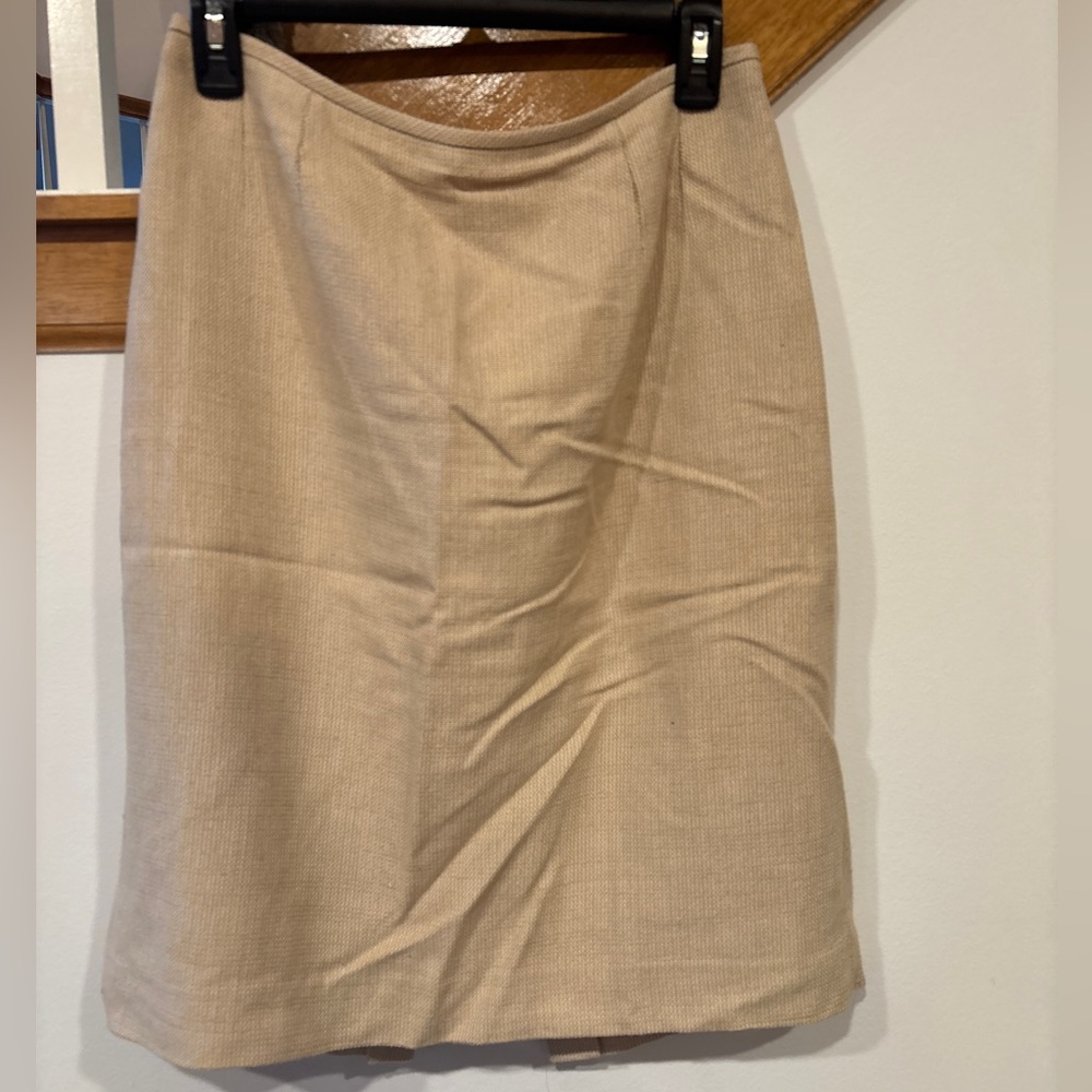 Tahari Beige Blazer and Skirt Set - Women’s 10P - Picture 7 of 7